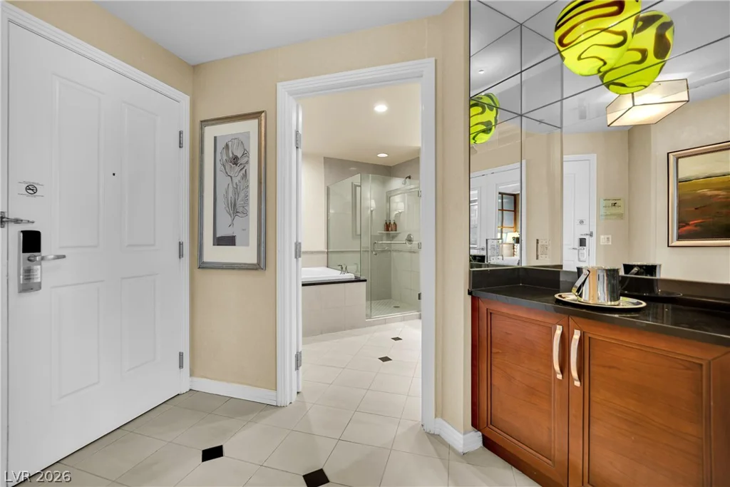 135 Harmon, Las Vegas, NV 89109