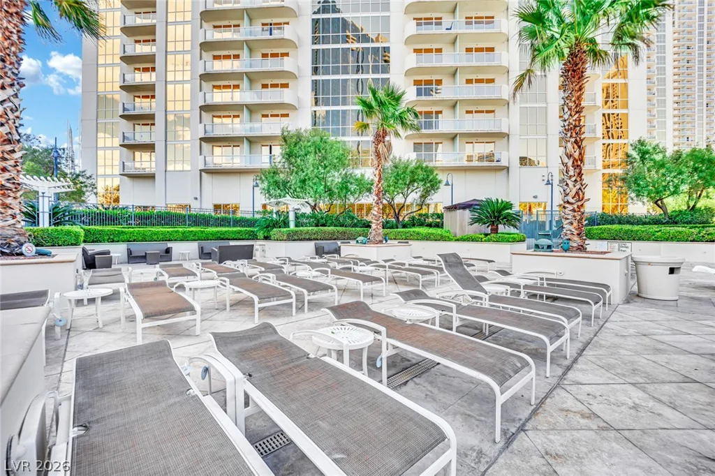 135 Harmon, Las Vegas, NV 89109