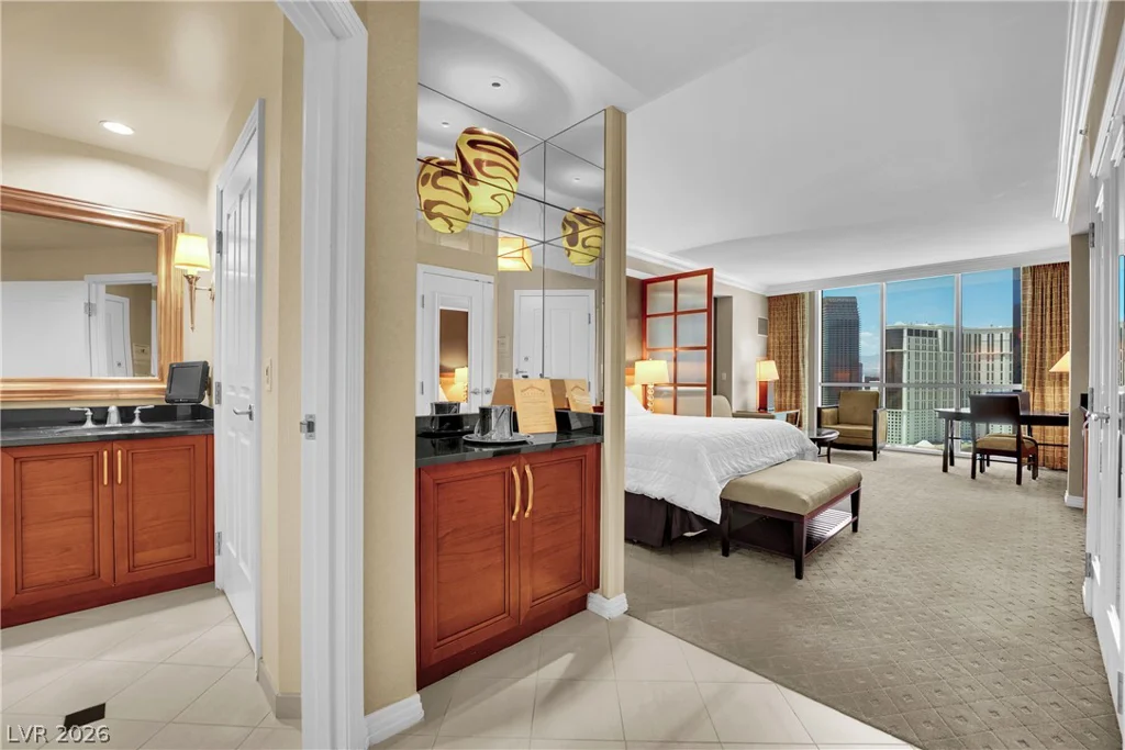 135 Harmon, Las Vegas, NV 89109