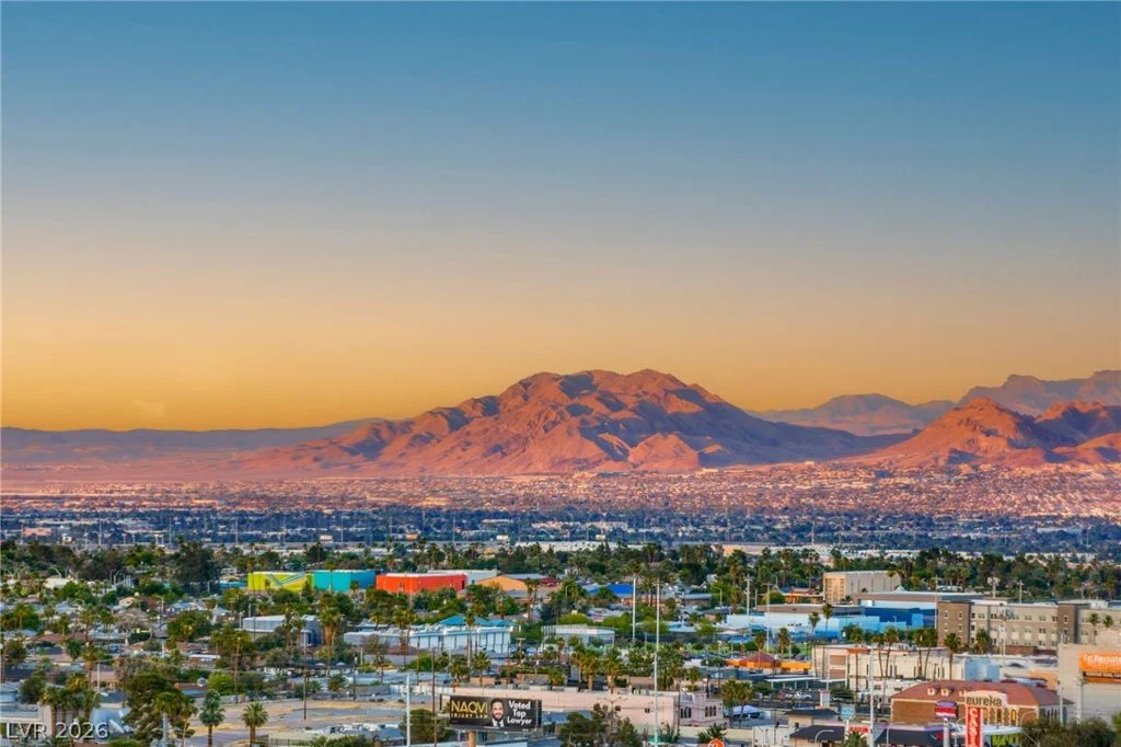 222 Karen, Las Vegas, NV 89109