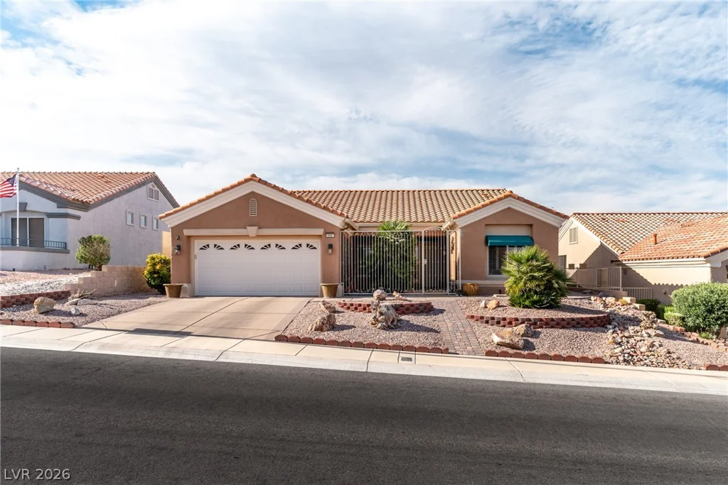 10904 Mission Lakes, Las Vegas, NV 89134