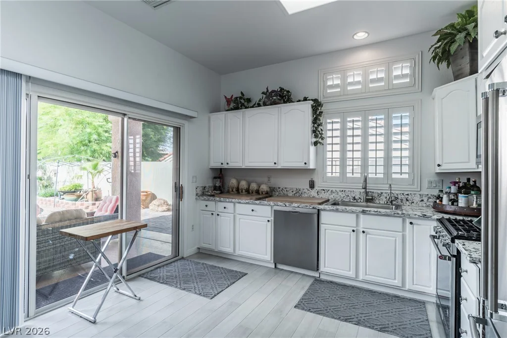 10904 Mission Lakes, Las Vegas, NV 89134
