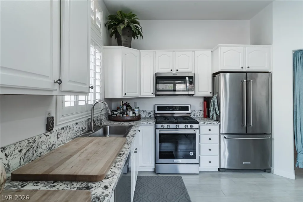 10904 Mission Lakes, Las Vegas, NV 89134
