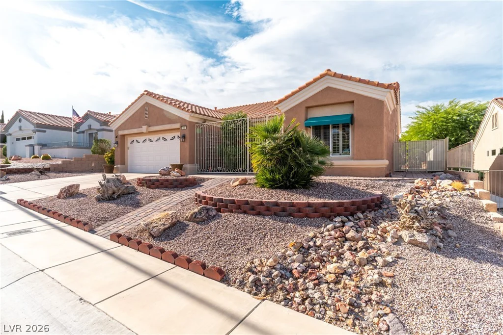 10904 Mission Lakes, Las Vegas, NV 89134