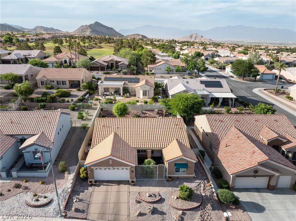10904 Mission Lakes, Las Vegas, NV 89134