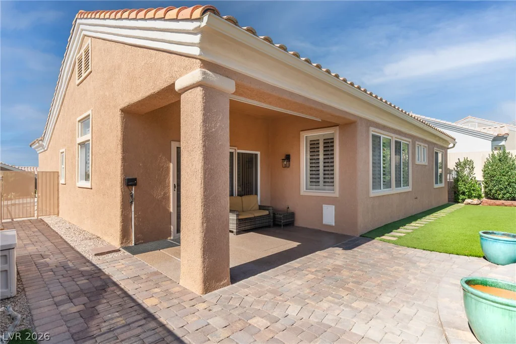 10904 Mission Lakes, Las Vegas, NV 89134