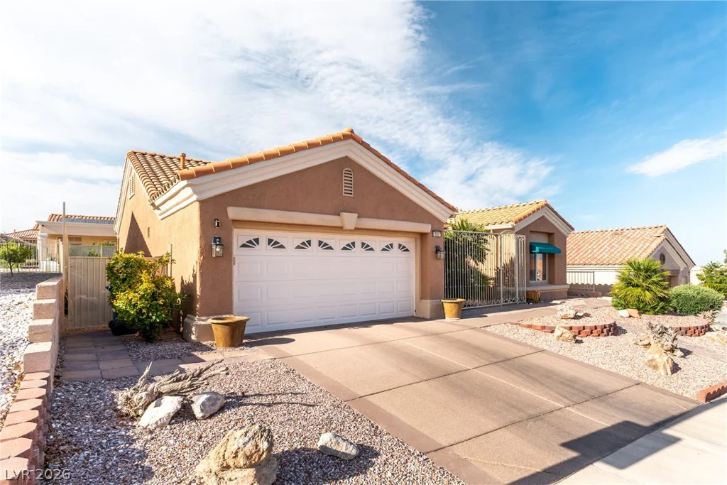 10904 Mission Lakes, Las Vegas, NV 89134