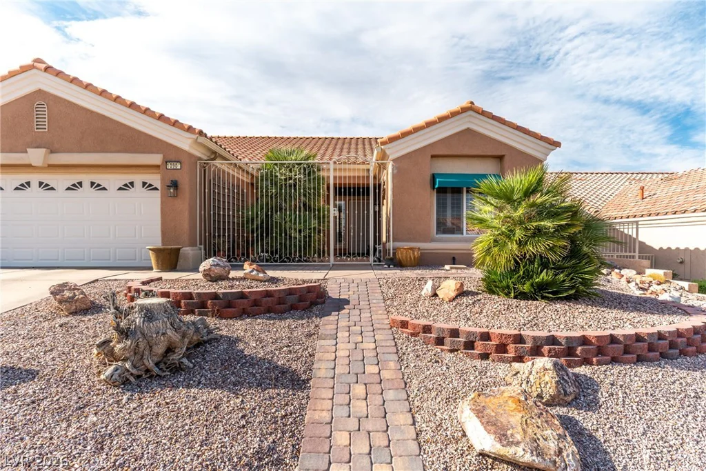 10904 Mission Lakes, Las Vegas, NV 89134