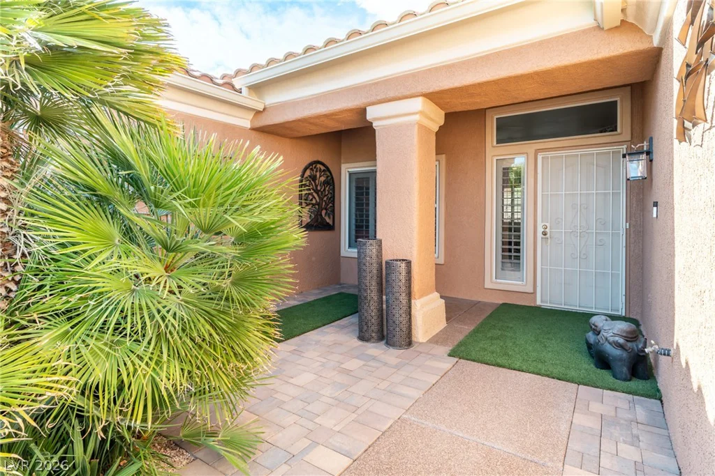 10904 Mission Lakes, Las Vegas, NV 89134