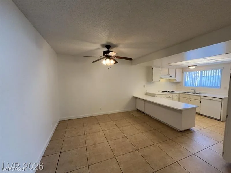 2894 Karen, Las Vegas, NV 89121