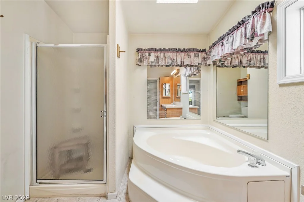 8225 Barr, Las Vegas, NV 89166