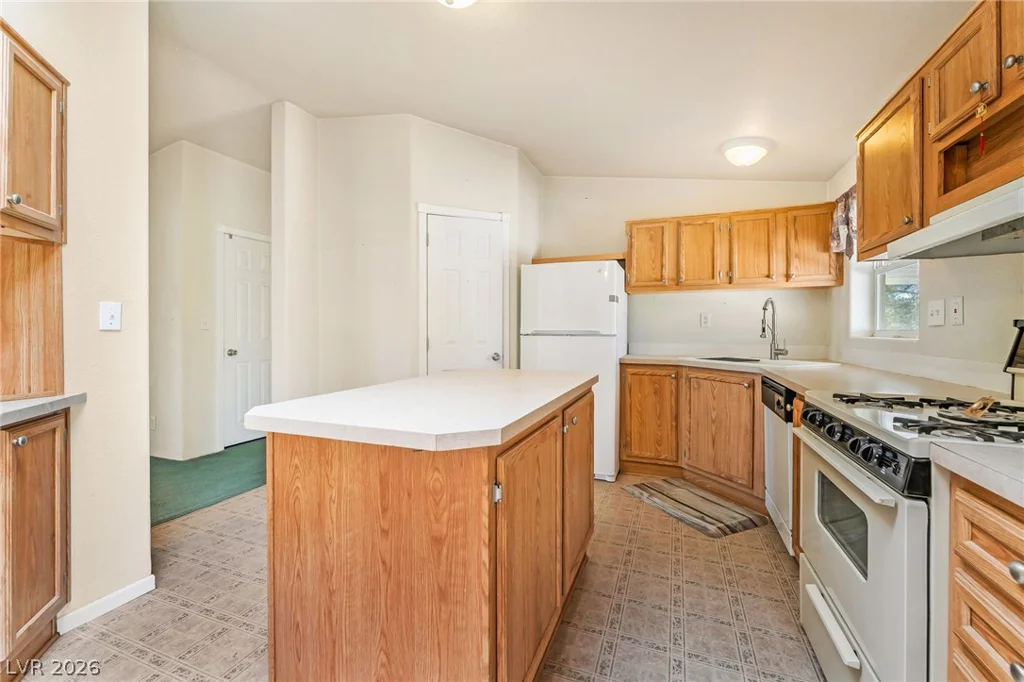 8225 Barr, Las Vegas, NV 89166