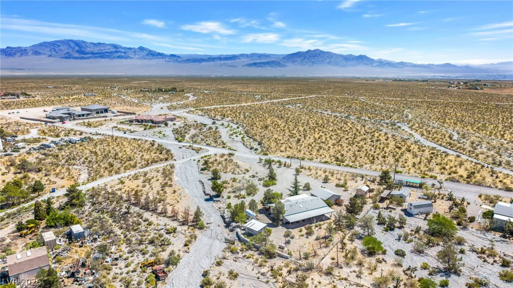 8225 Barr, Las Vegas, NV 89166