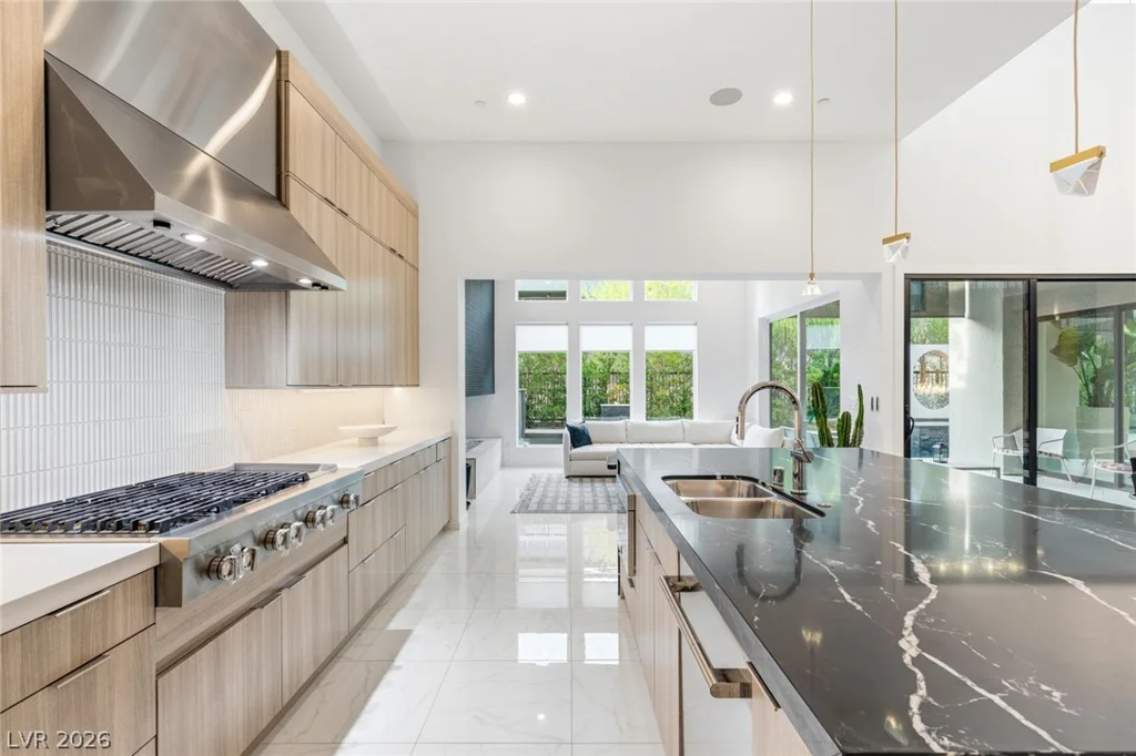 10752 Patina Hills, Las Vegas, NV 89135