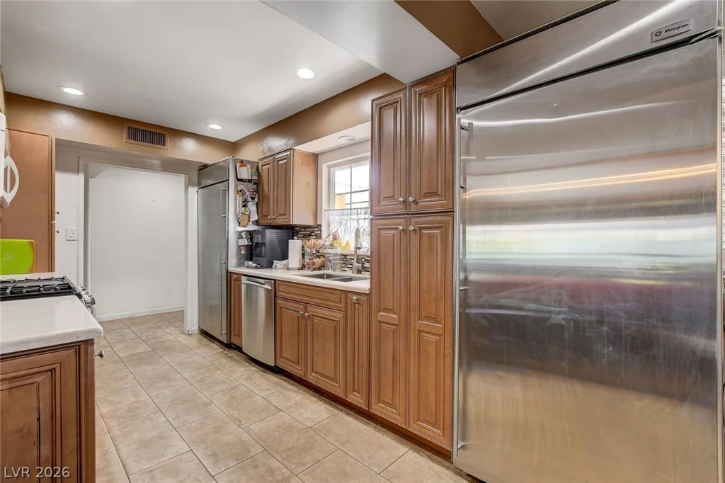 554 Canosa, Las Vegas, NV 89104
