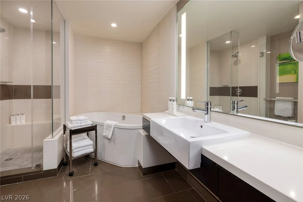 2600 Harmon, Las Vegas, NV 89158