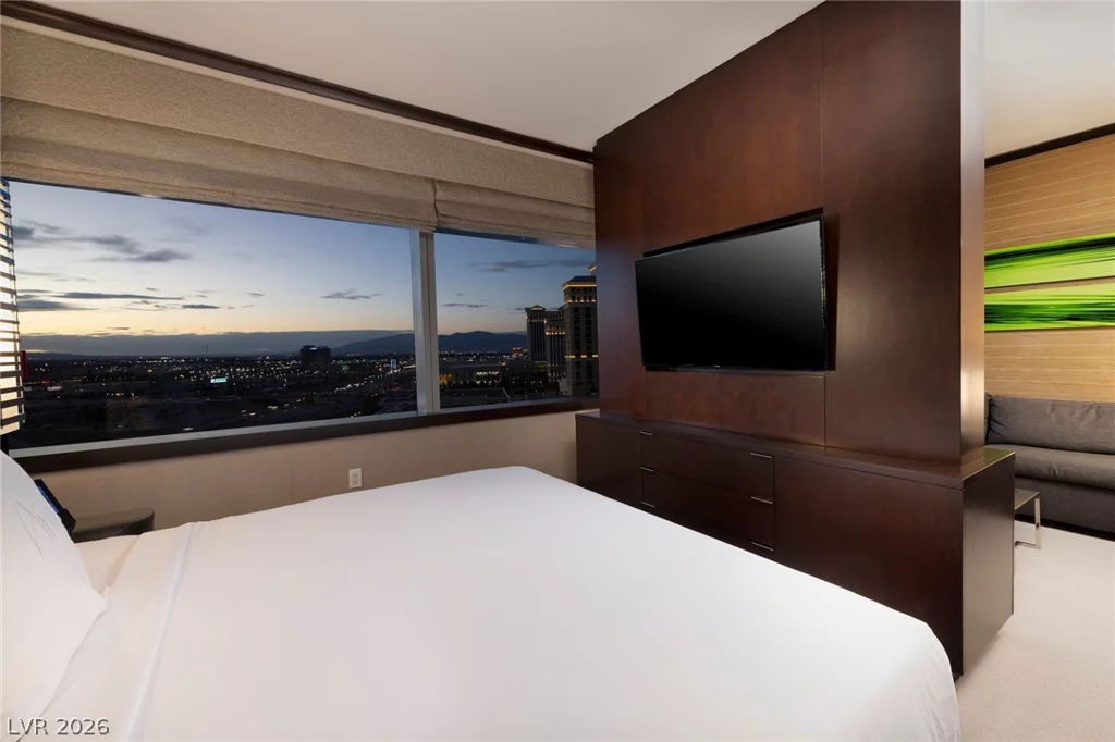 2600 Harmon, Las Vegas, NV 89158