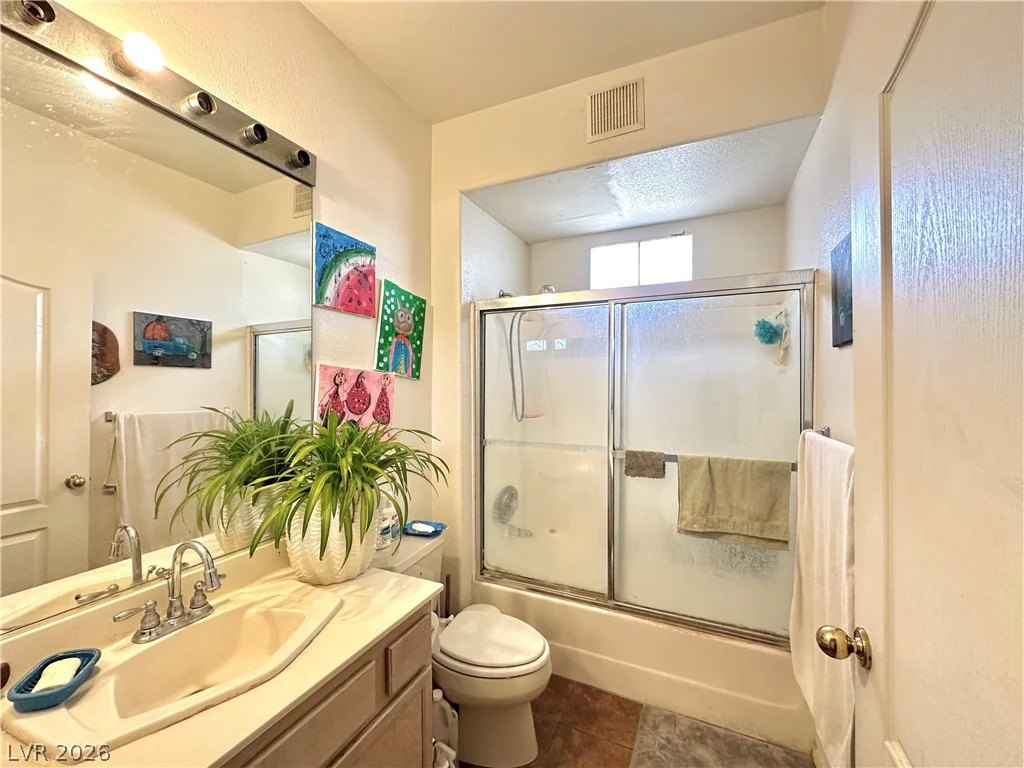 7400 Flamingo, Las Vegas, NV 89147