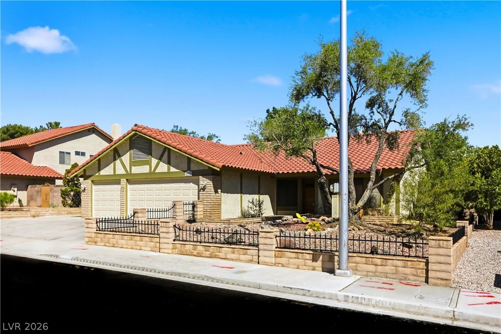 8908 Pesaro, Las Vegas, NV 89117