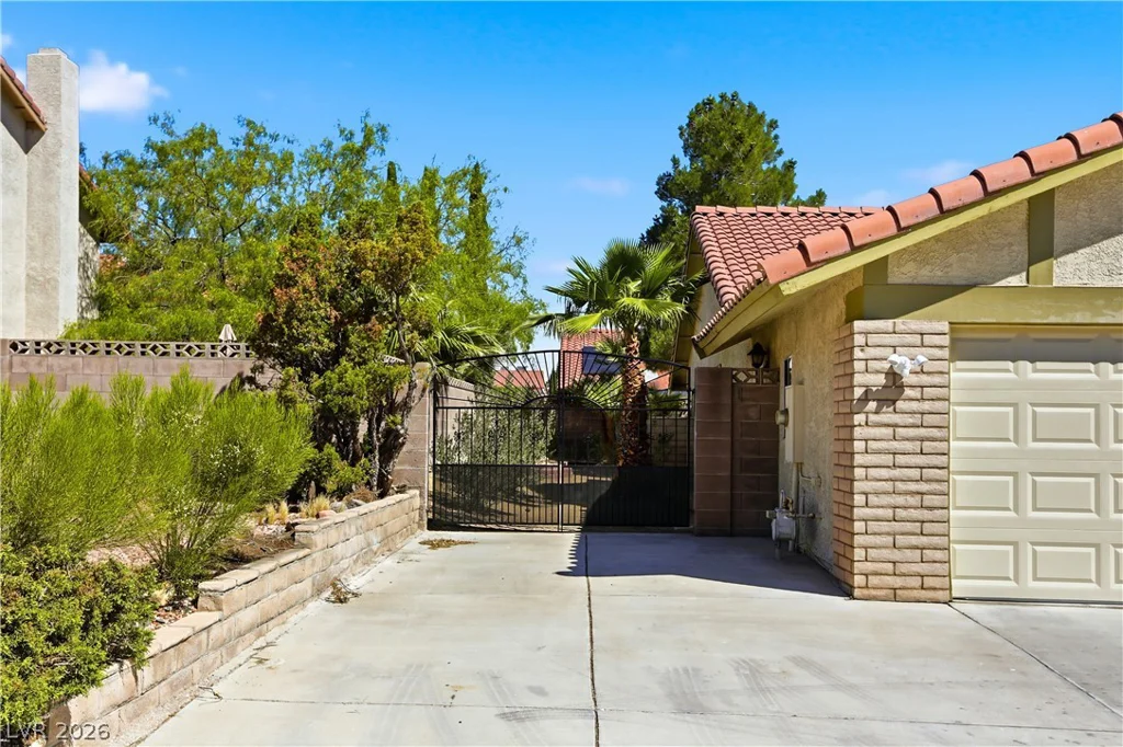 8908 Pesaro, Las Vegas, NV 89117
