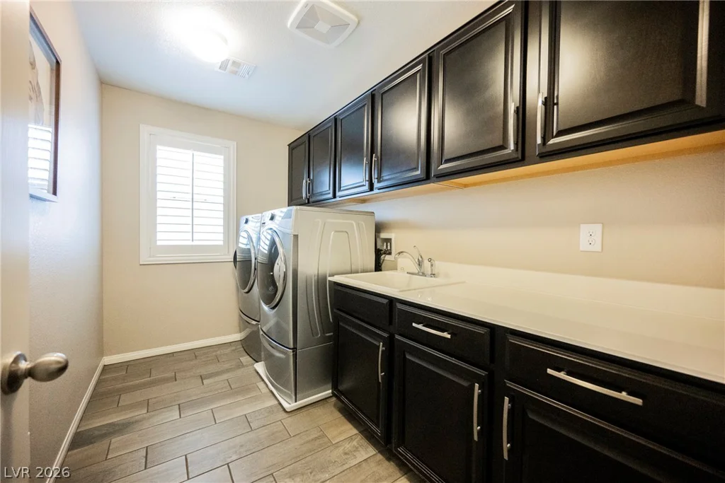 8034 Ponderosa Hill, Las Vegas, NV 89113