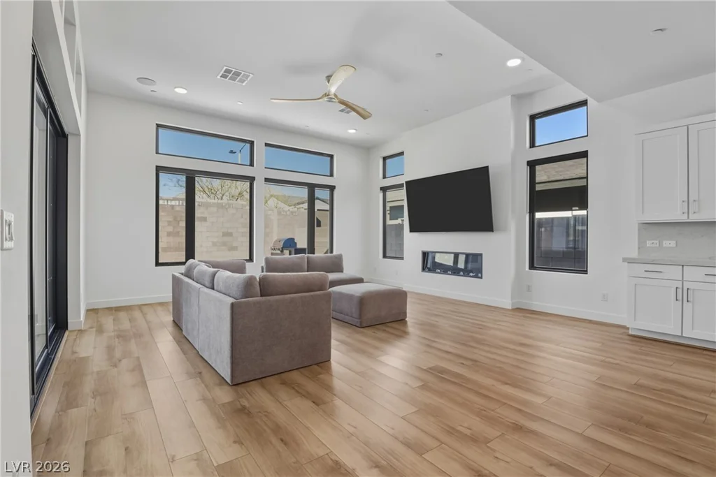 477 Highview Ridge, Las Vegas, NV 89138