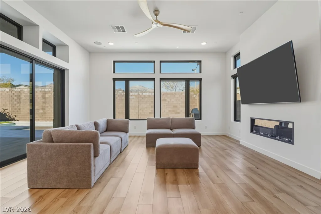 477 Highview Ridge, Las Vegas, NV 89138