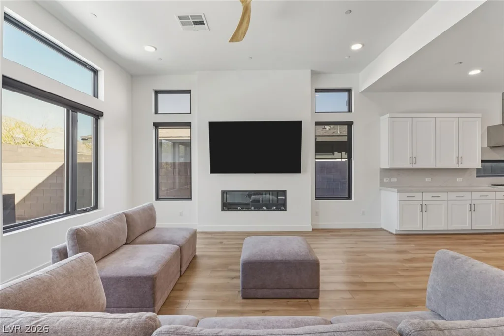 477 Highview Ridge, Las Vegas, NV 89138
