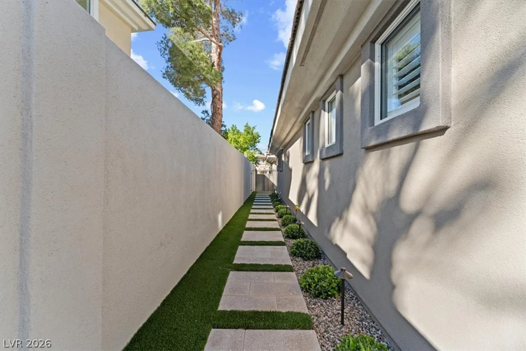 9705 Plateau Heights, Las Vegas, NV 89144