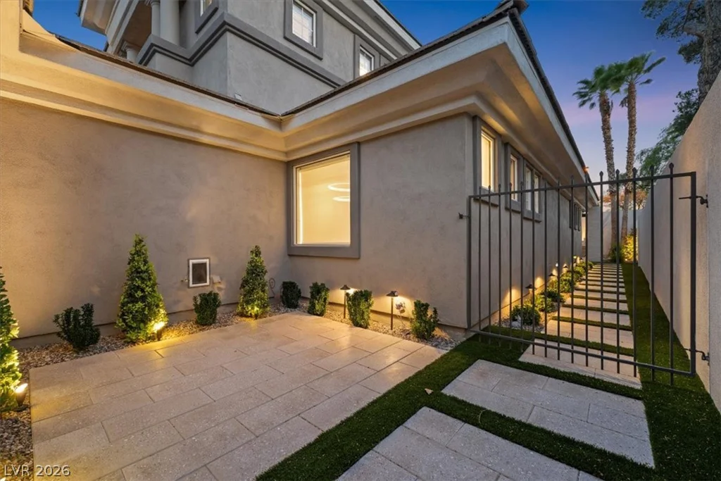 9705 Plateau Heights, Las Vegas, NV 89144