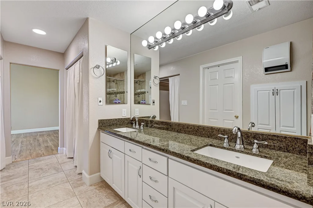4950 Crooked Stick Way, Las Vegas, NV 89113