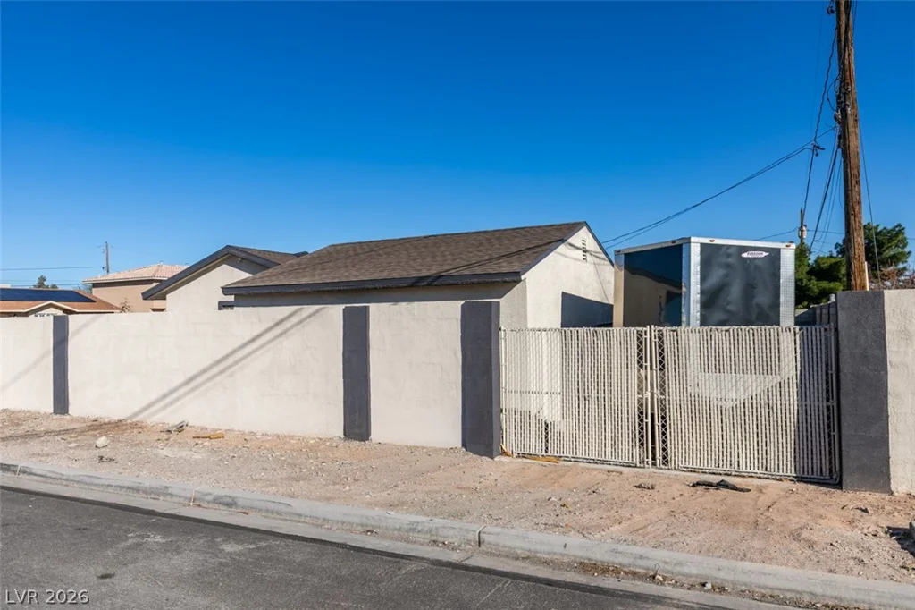 4411 Boston, Las Vegas, NV 89104