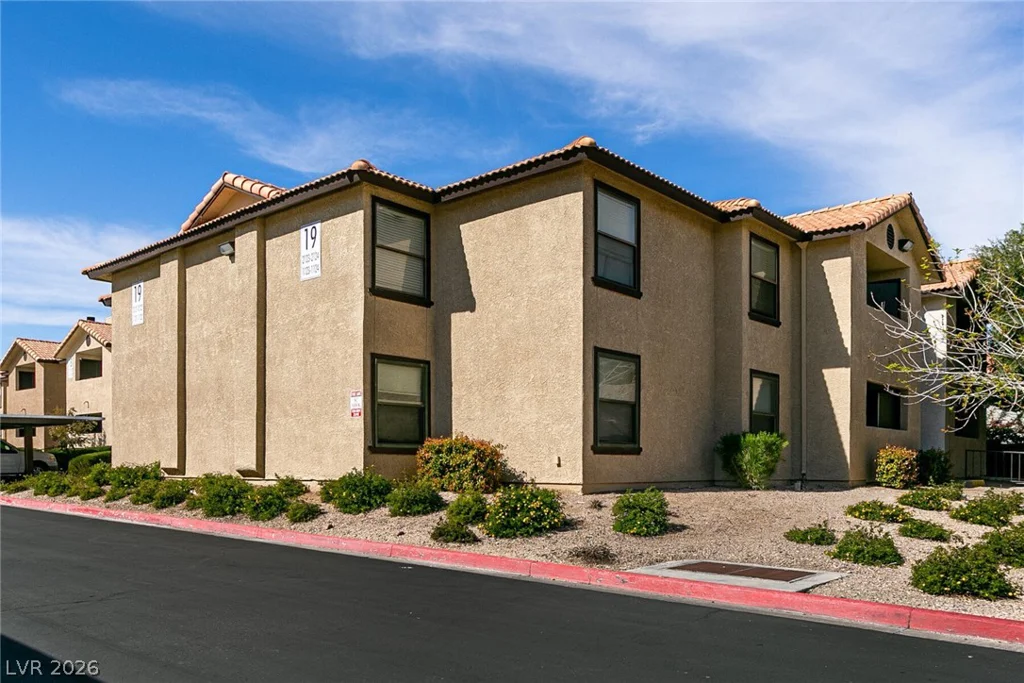 2451 Rainbow, Las Vegas, NV 89108
