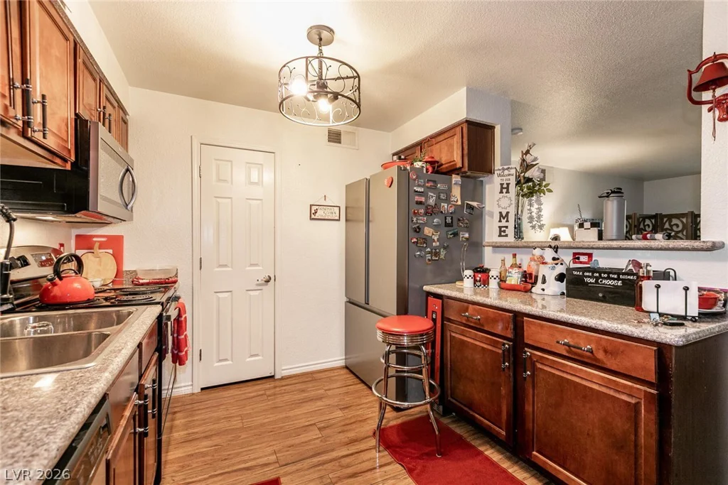 2451 Rainbow, Las Vegas, NV 89108