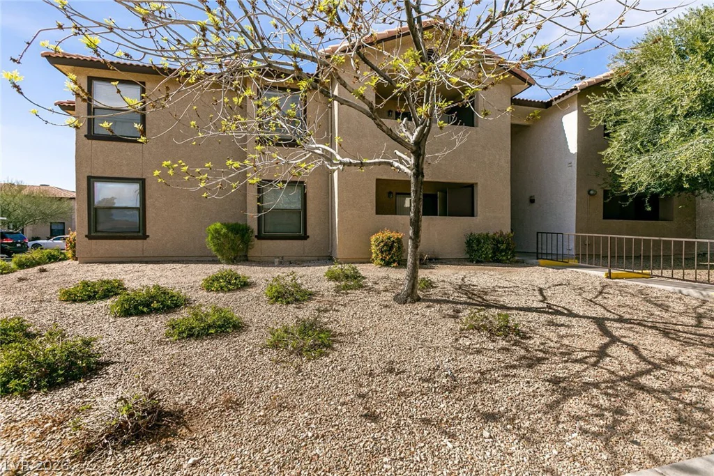 2451 Rainbow, Las Vegas, NV 89108