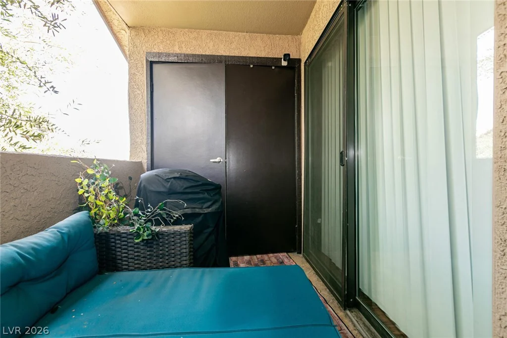 2451 Rainbow, Las Vegas, NV 89108