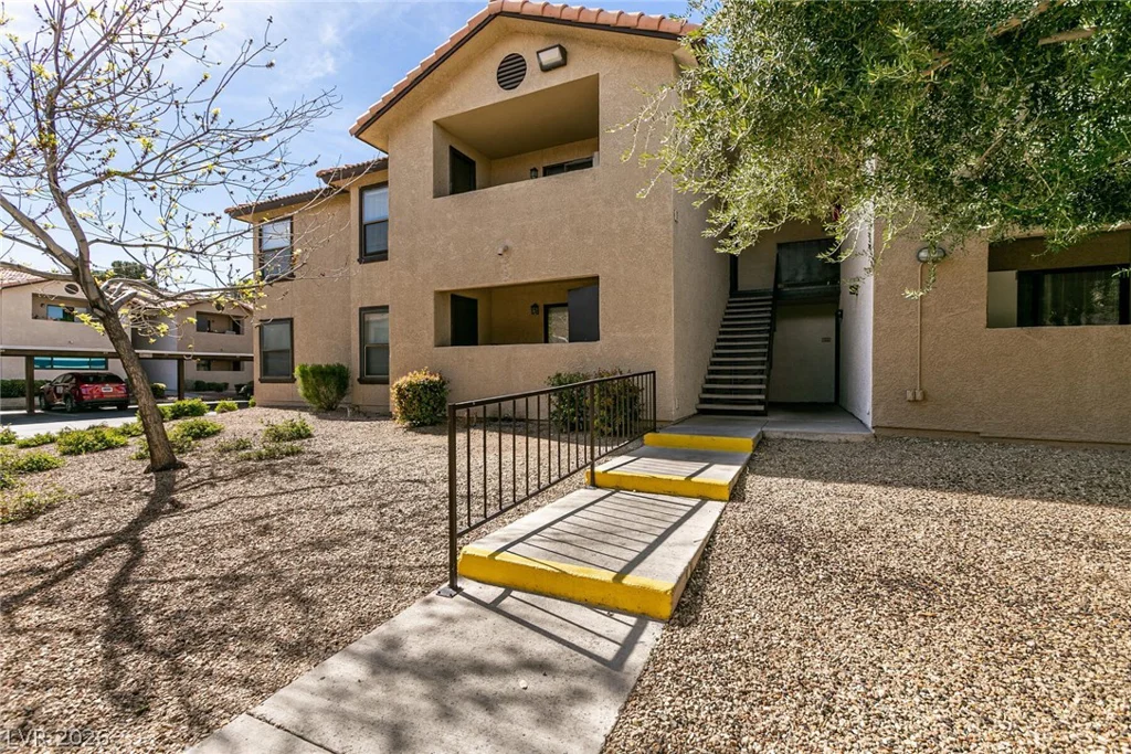 2451 Rainbow, Las Vegas, NV 89108