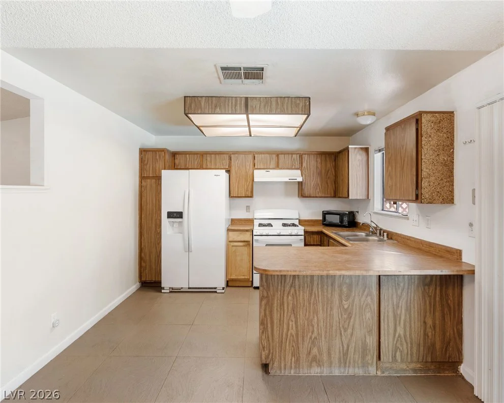 6371 Viking, Las Vegas, NV 89103