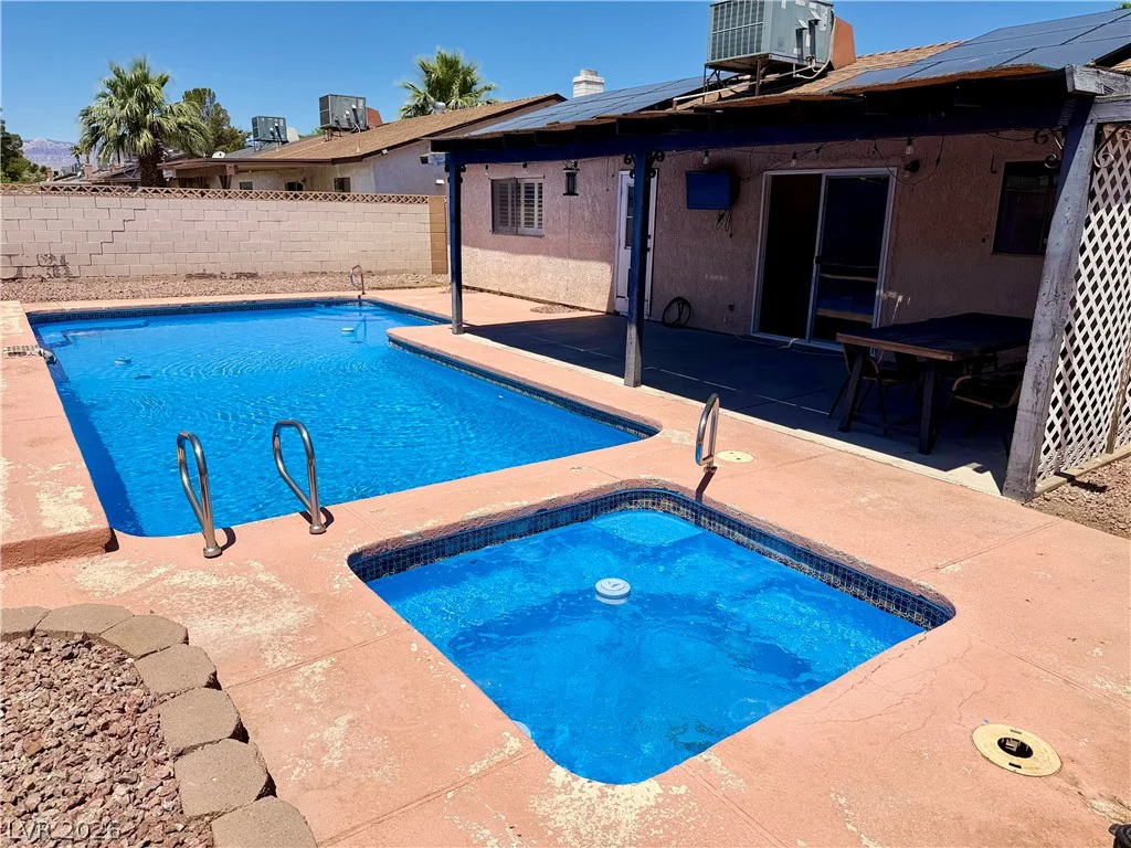 6371 Viking, Las Vegas, NV 89103