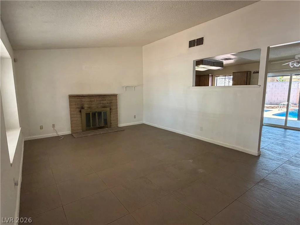 6371 Viking, Las Vegas, NV 89103