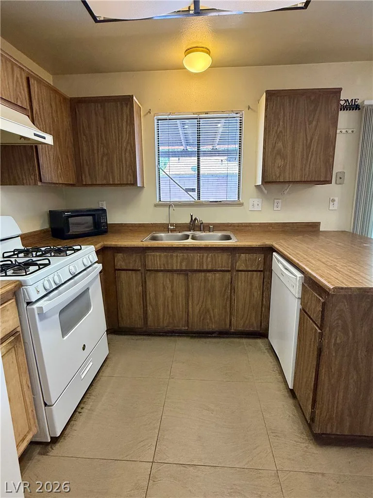 6371 Viking, Las Vegas, NV 89103