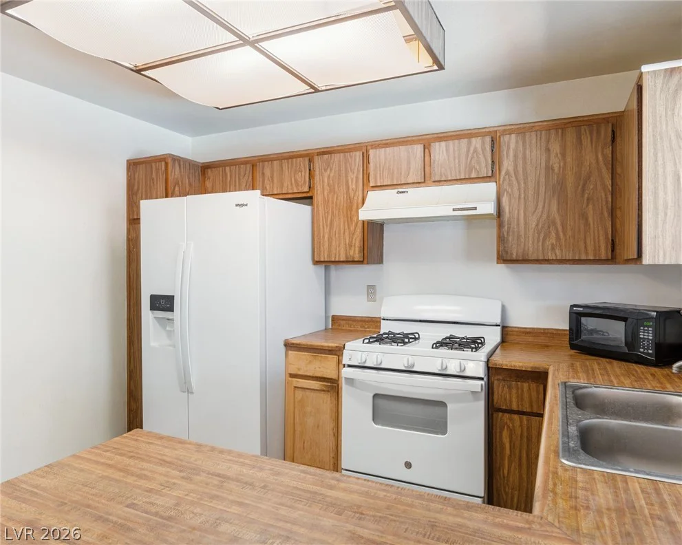 6371 Viking, Las Vegas, NV 89103