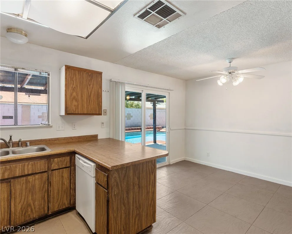 6371 Viking, Las Vegas, NV 89103