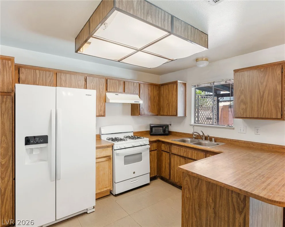 6371 Viking, Las Vegas, NV 89103