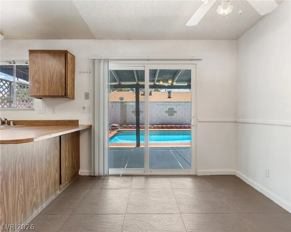 6371 Viking, Las Vegas, NV 89103