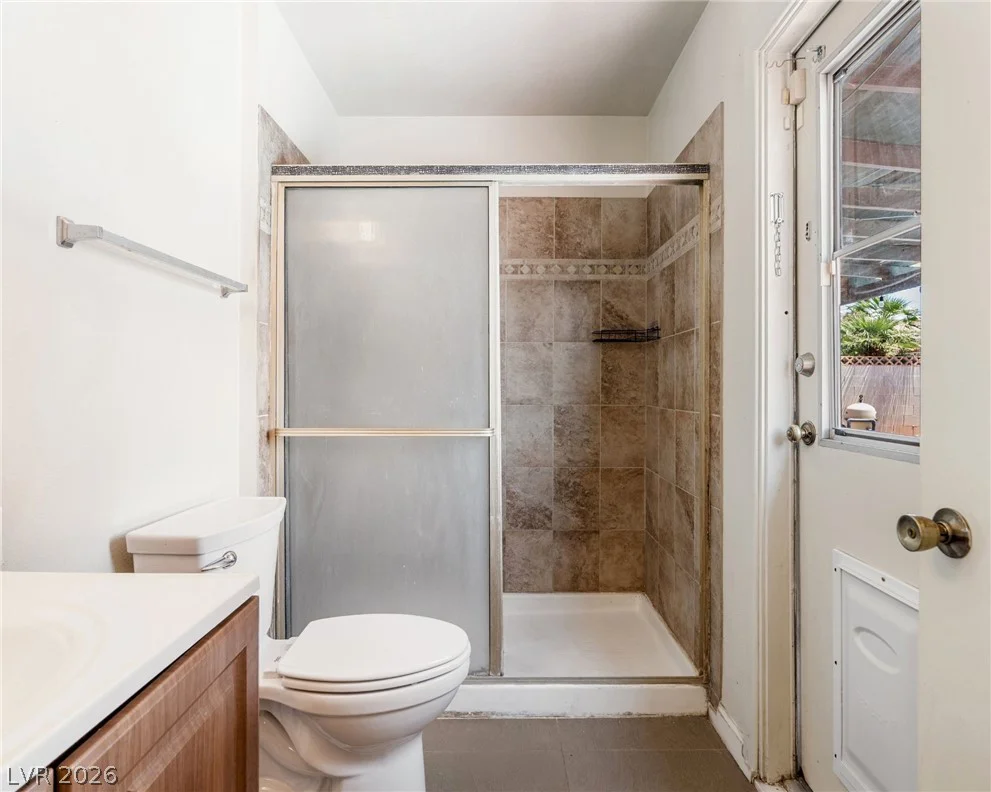 6371 Viking, Las Vegas, NV 89103