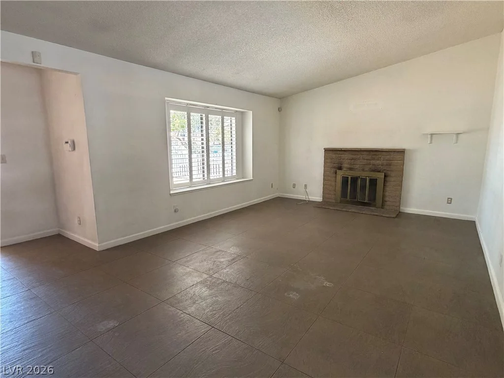 6371 Viking, Las Vegas, NV 89103