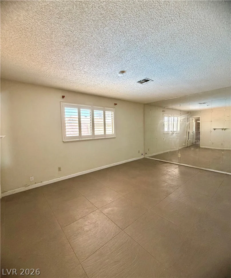 6371 Viking, Las Vegas, NV 89103