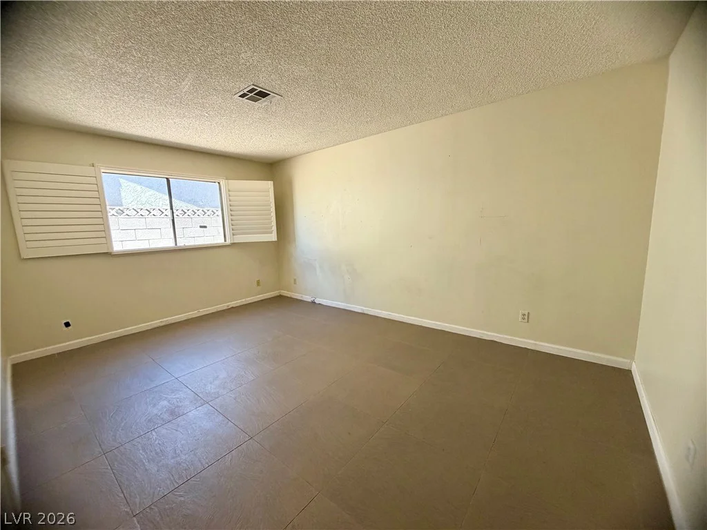 6371 Viking, Las Vegas, NV 89103