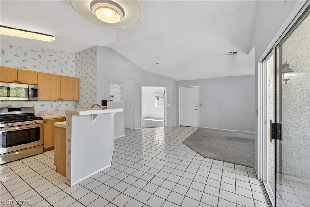 7904 Ryandale, Las Vegas, NV 89145